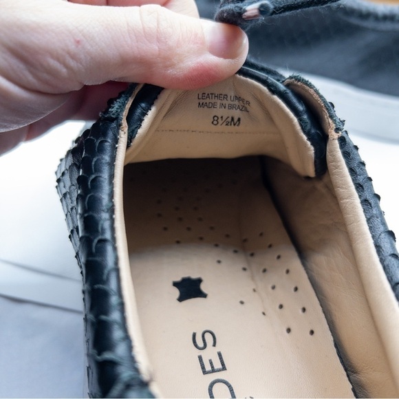 JSlides Womens Black Lacee Embossed Low Top Leather Sneakers Size 8.5 - Picture 7 of 11